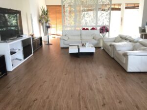 Sàn nhựa giả gỗ PVC hiện đại cho phòng khách