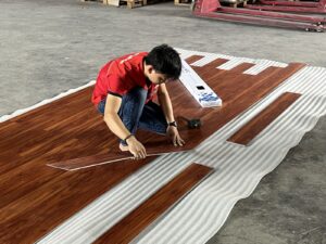 thi công sàn nhựa giả gỗ