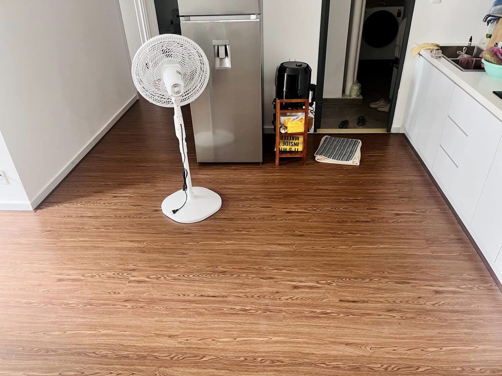 lắp đặt sàn nhựa chung cư vinhomes