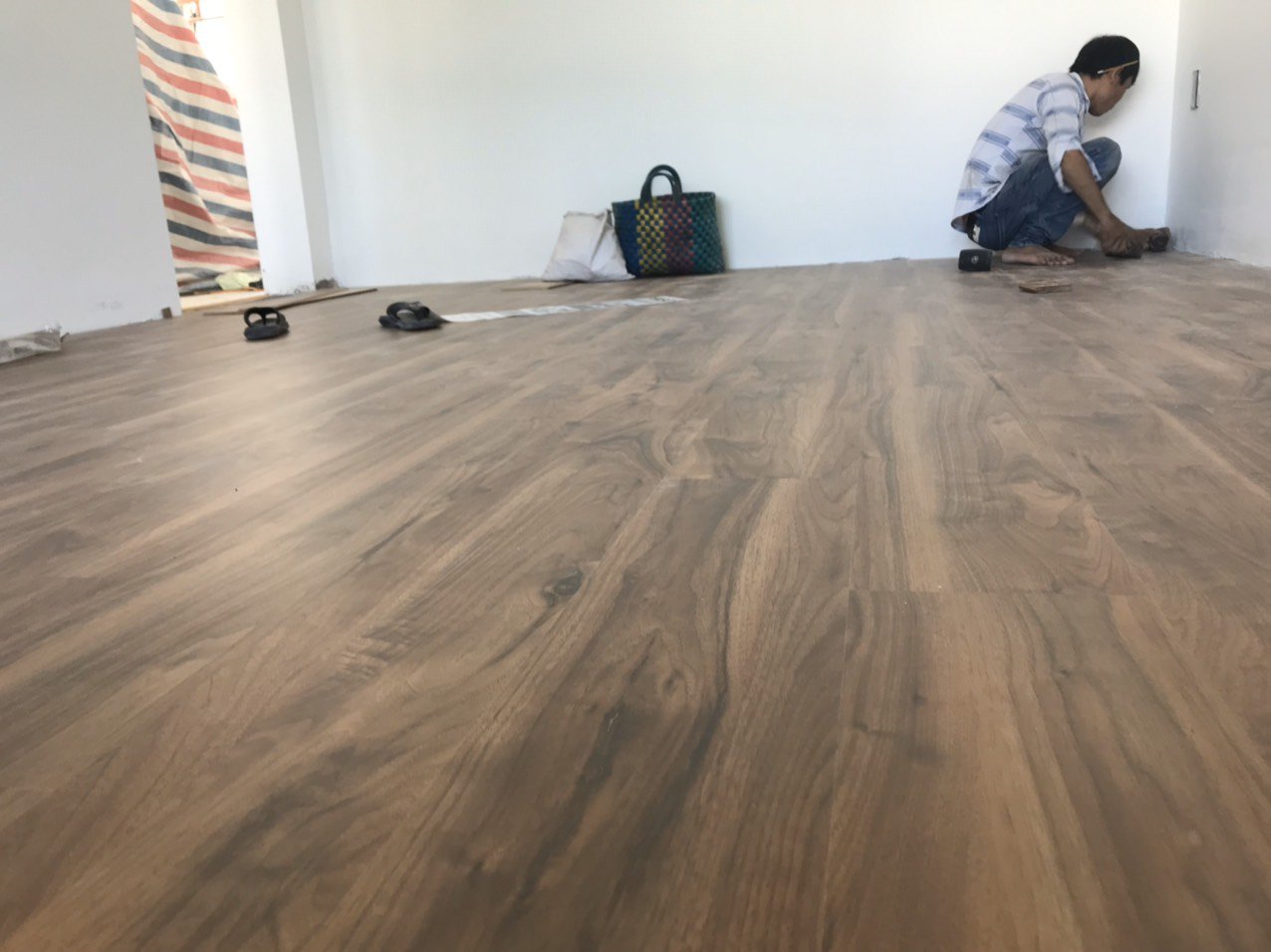 lắp đặt sàn nhựa nhà phố lắp đặt sàn nhựa nhà phố