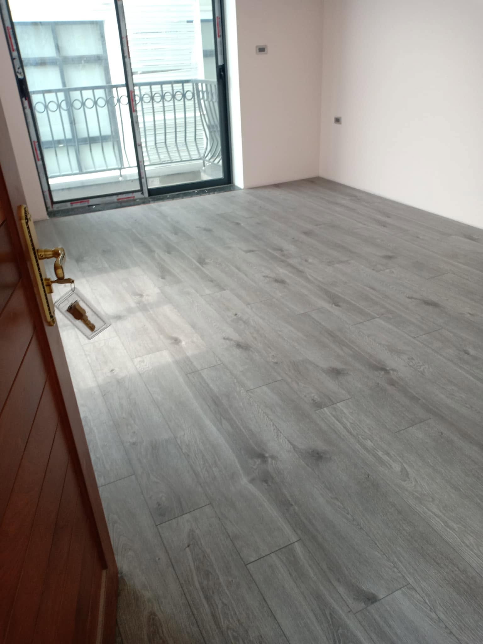 Thi công sàn gỗ Binyl Pro BT1531 tại Cầu Giấy Hà Nội