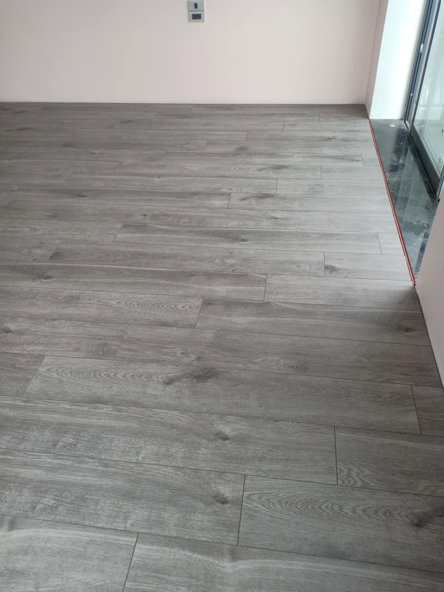 Màu sàn gỗ Binyl Pro BT1531 thực tế tại Cầu Giấy