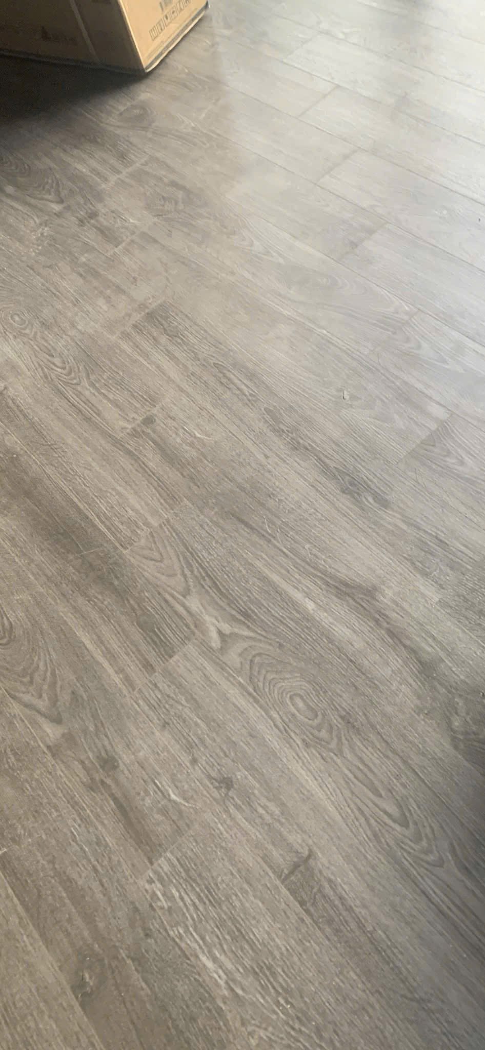 Màu sàn gỗ Liberty LBT114 thực tế tại Cự Khối Long Biên