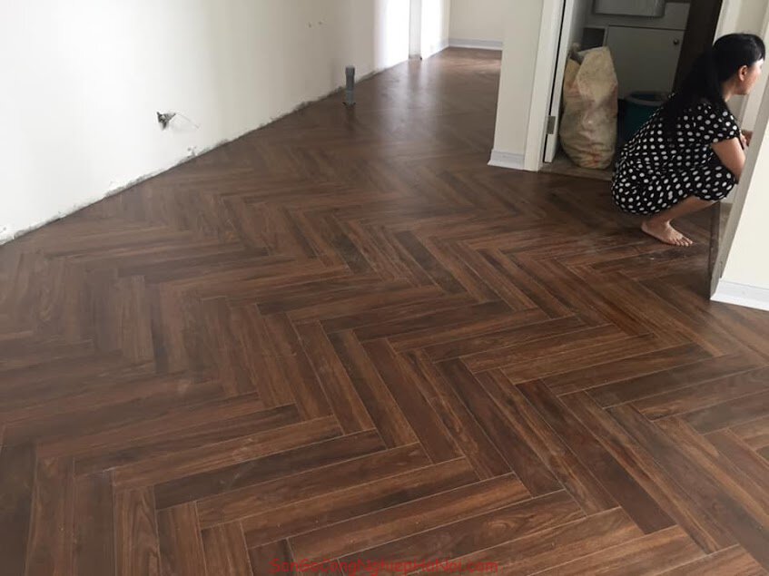 Sàn gỗ xương cá màu óc chó