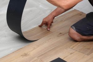 sàn nhựa dán keo thực tế