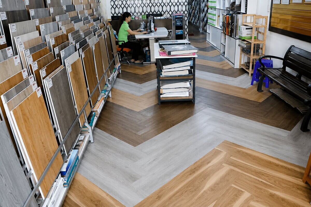 cmẫu sàn gỗ Malaysia tại showroom