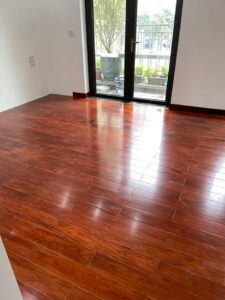 Mặt sàn gỗ Gõ Hương sau khi hoàn thiện tại một phòng trong biệt thự khu K Ciputra, Tây Hồ