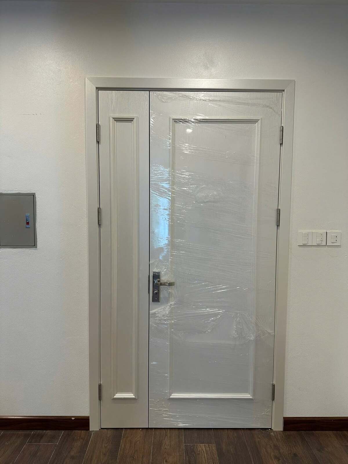 Cửa nhựa composite phào nổi tại Phùng Xá Thạch Thất Hà Nội