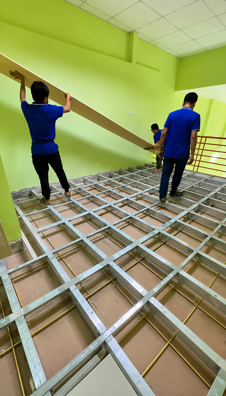 Hệ khung thi công sàn nhựa chịu lực K2 làm gác lửng tại Cầu Giấy