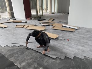 Thi Công Sàn Nhựa: Hướng Dẫn Chọn Cho Người Mới Chi Tiết 2026